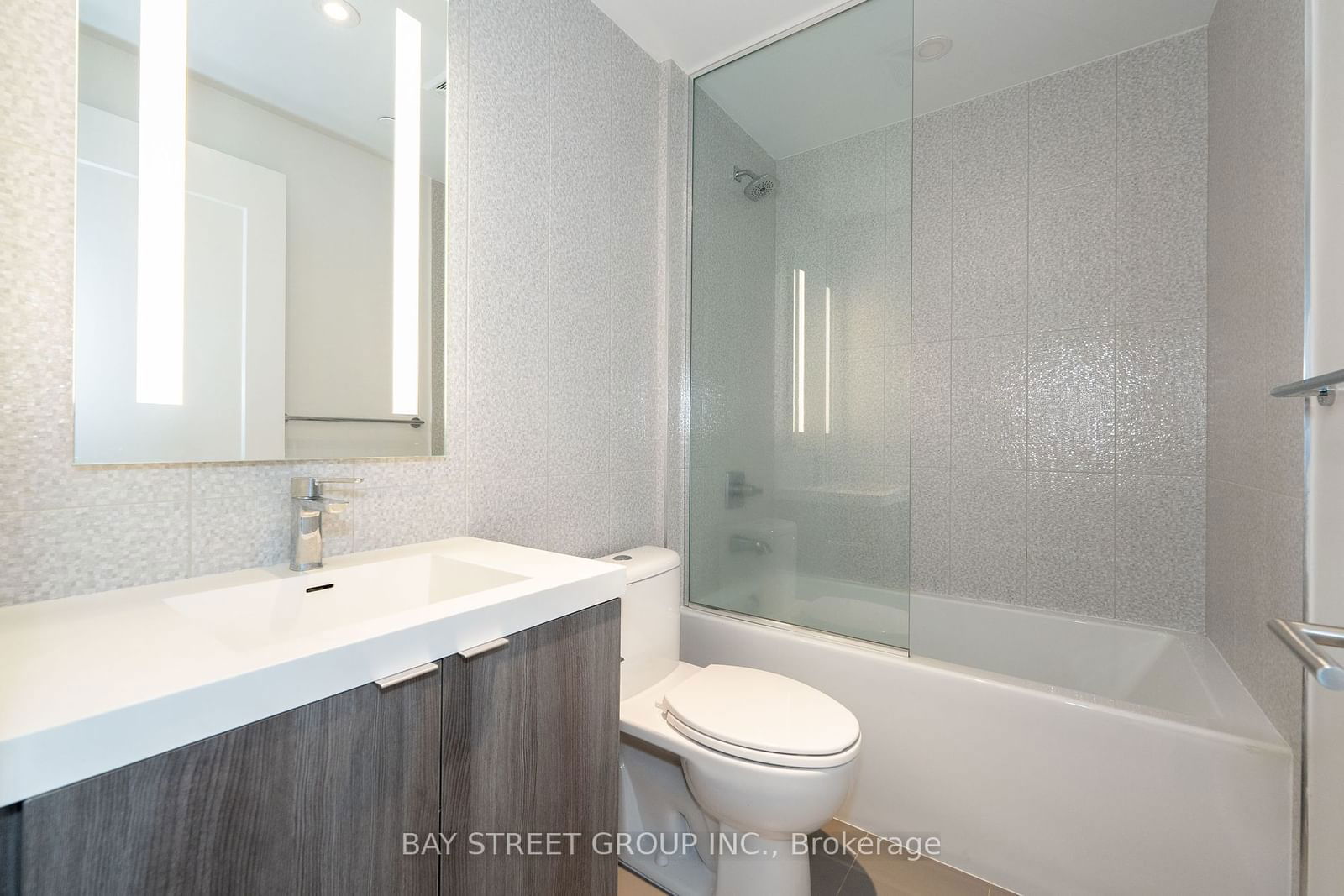 575 Bloor St E, unit 3310 for rent