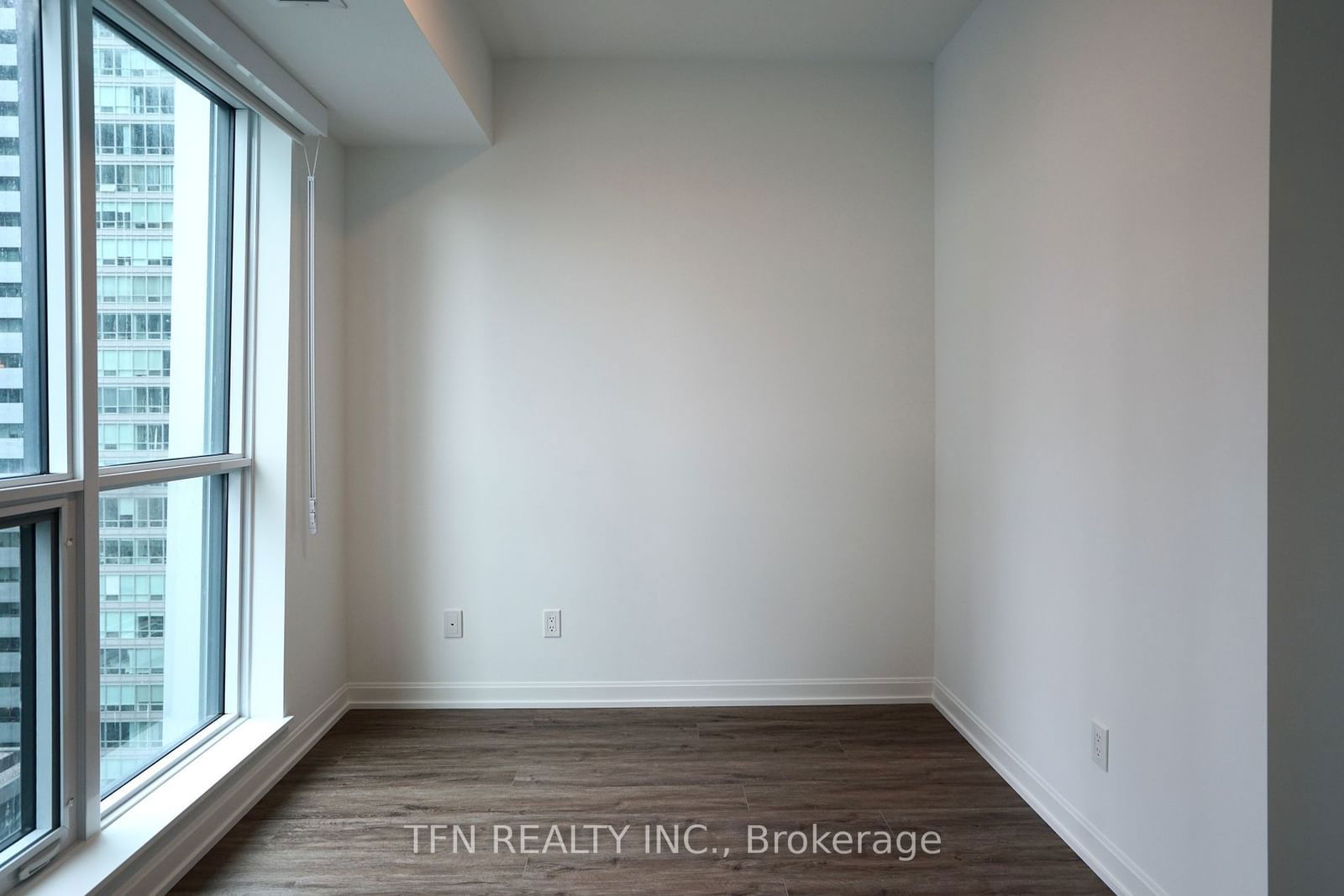 327 King St W, unit 2406 for rent