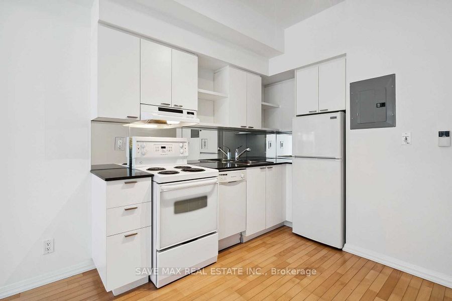 35 Hayden St, unit 202 for rent