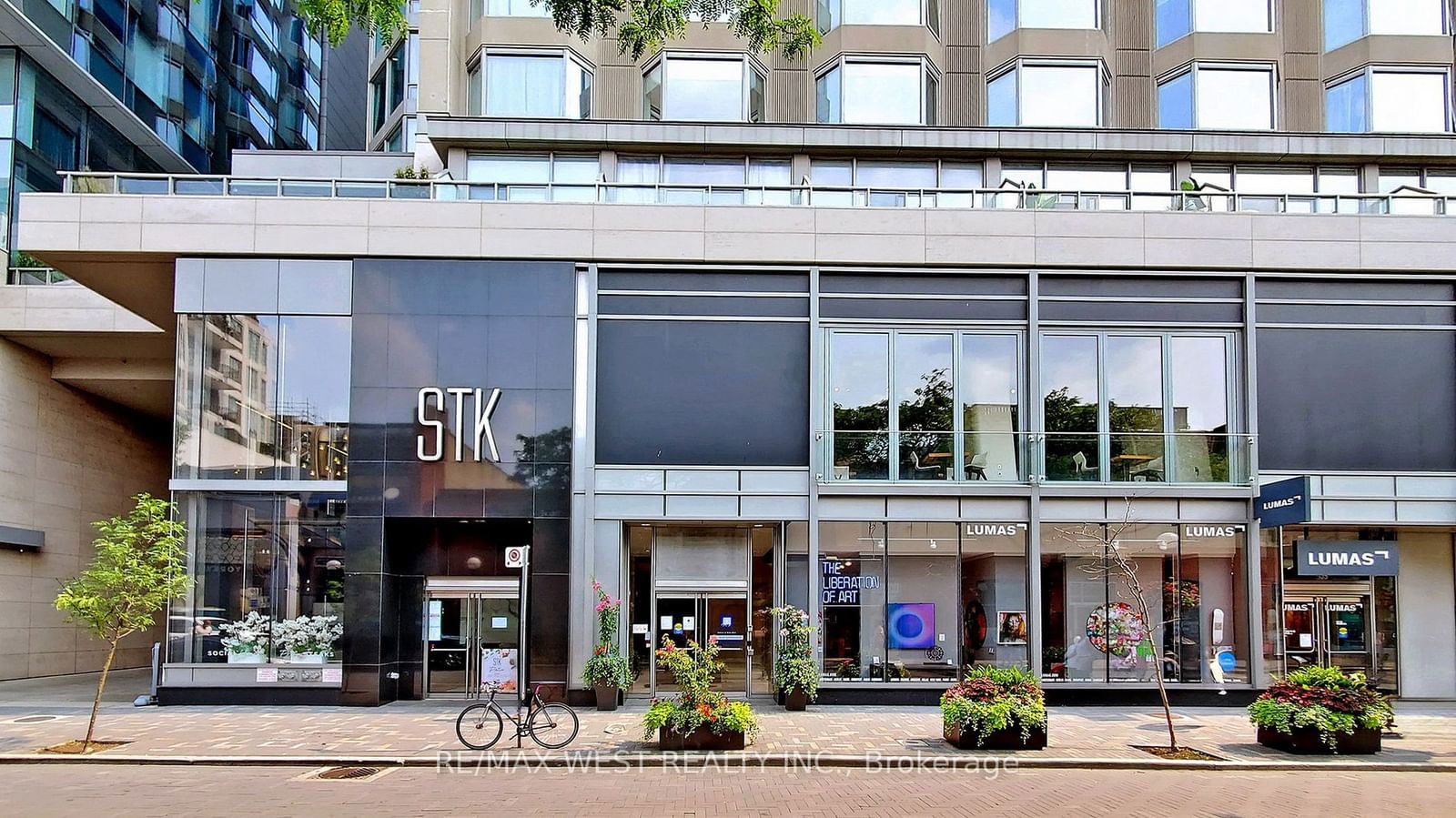 155 Yorkville Ave, unit 704 for sale