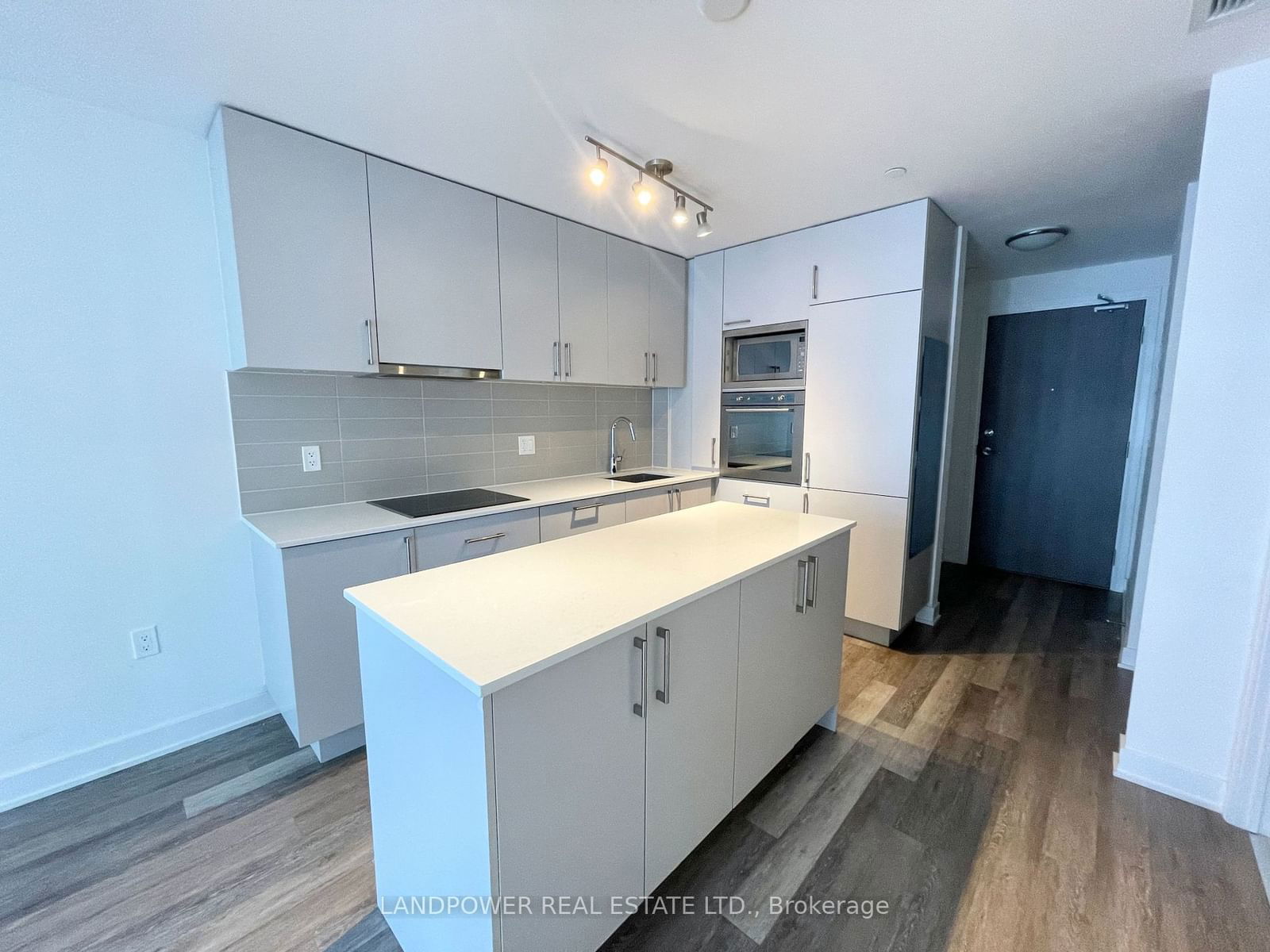 576 Front St W, unit 1413E for rent