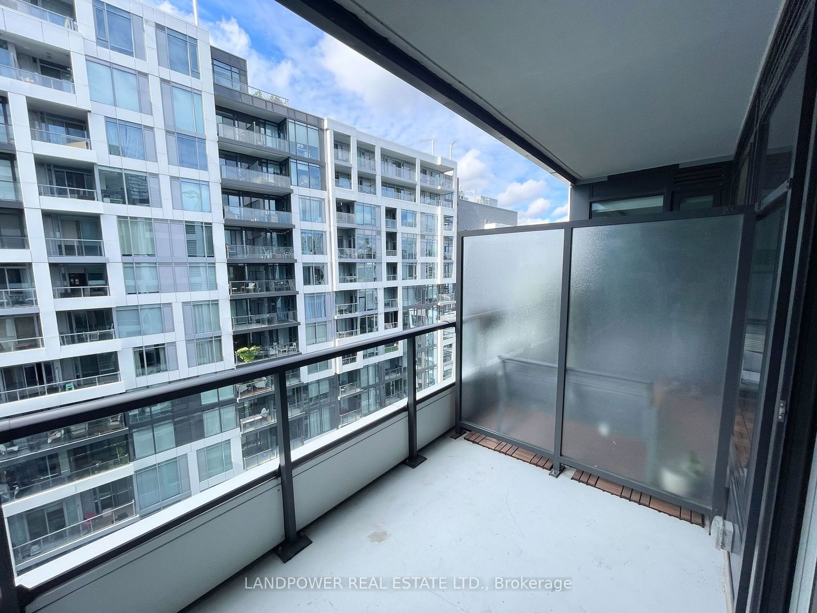 576 Front St W, unit 1413E for rent