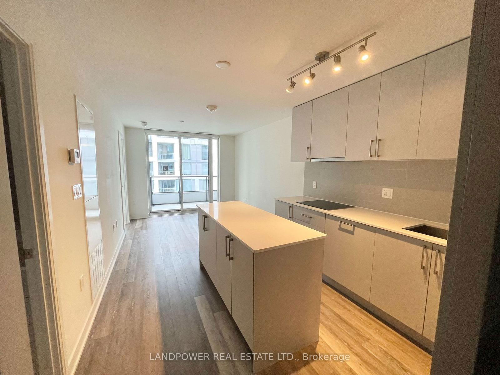 576 Front St W, unit 1413E for rent