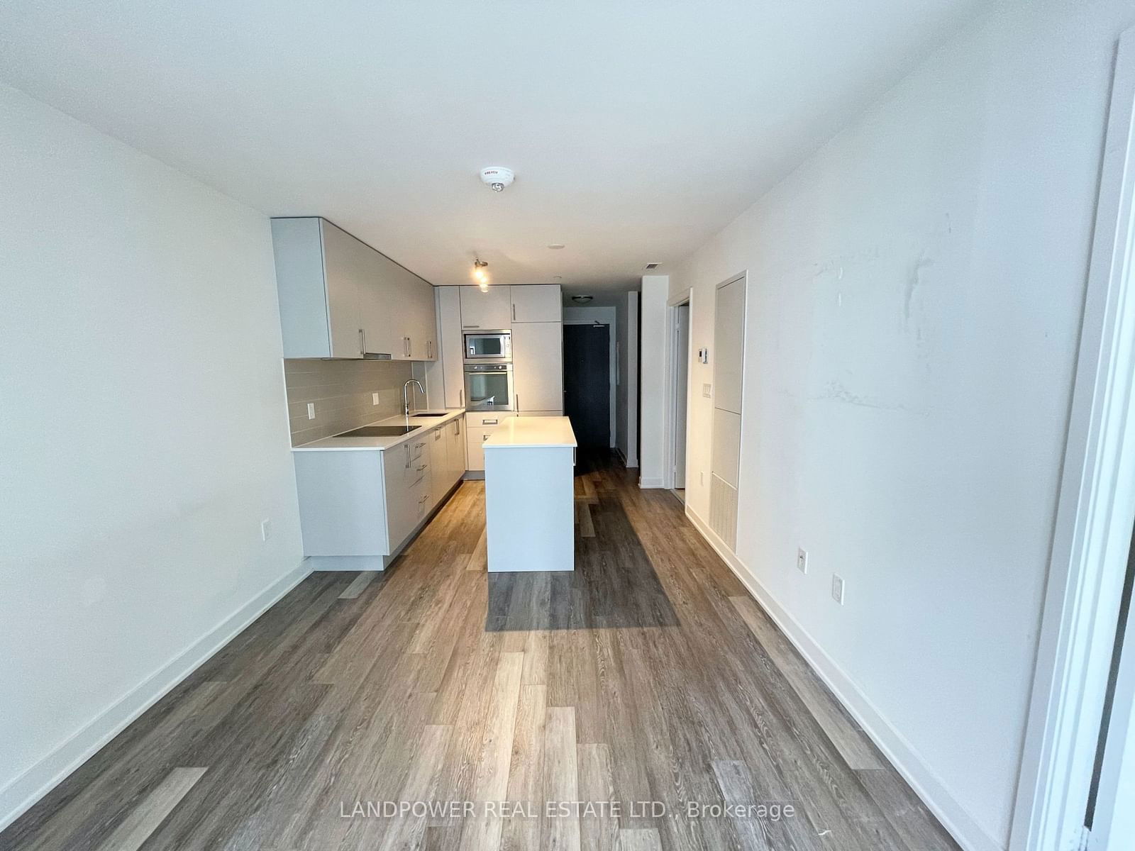 576 Front St W, unit 1413E for rent