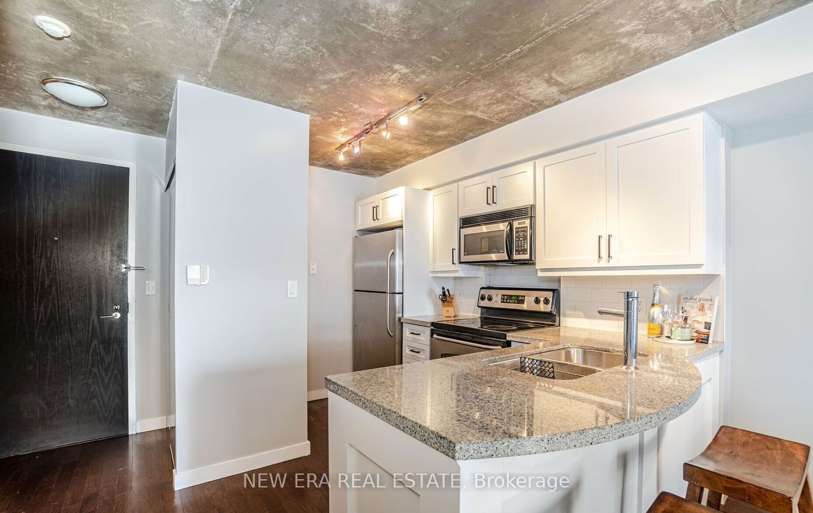 1005 King St, unit 610 for sale