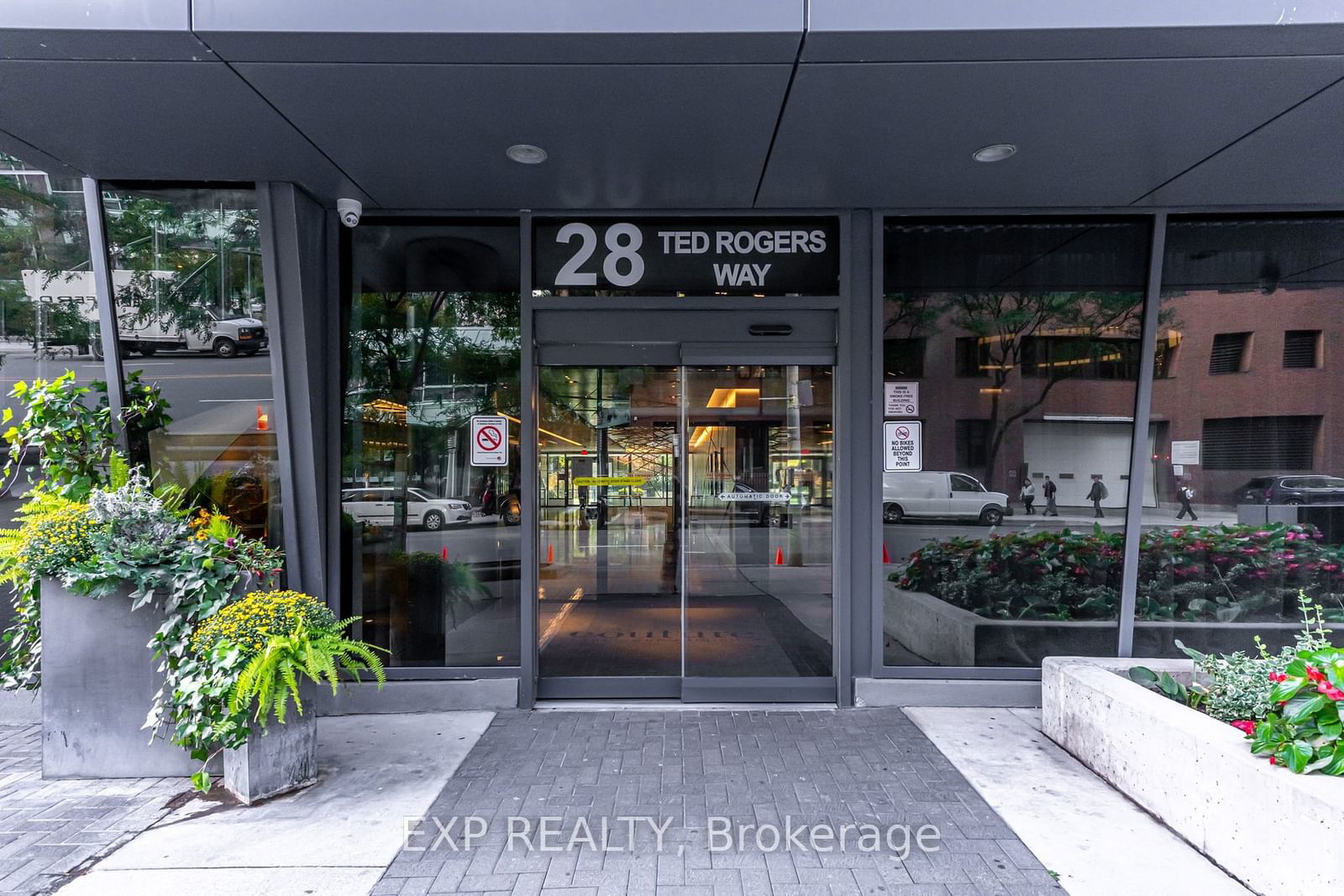 28 Ted Rogers Way, unit 2401 for rent