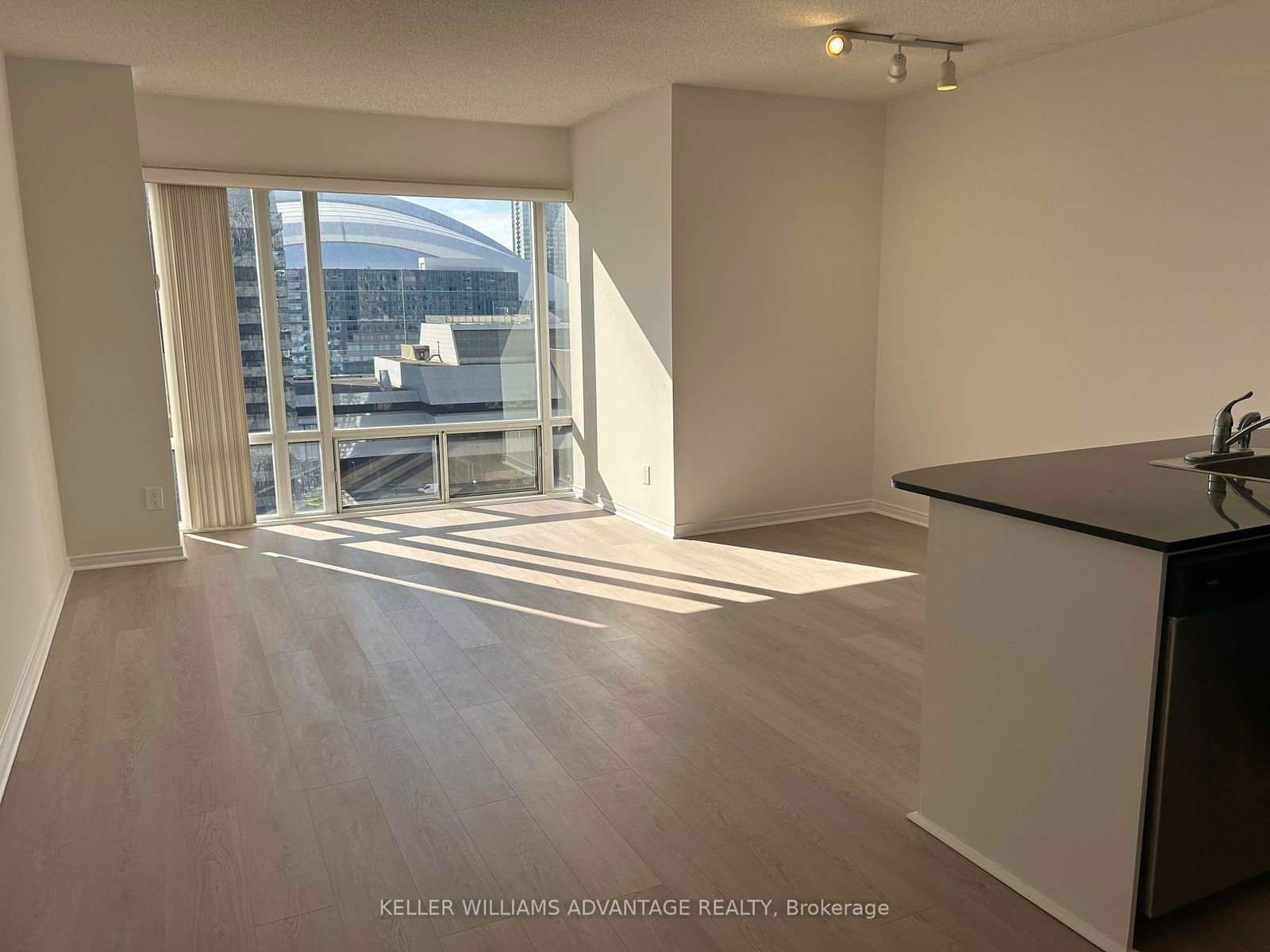 50 John St, unit 1105 for rent