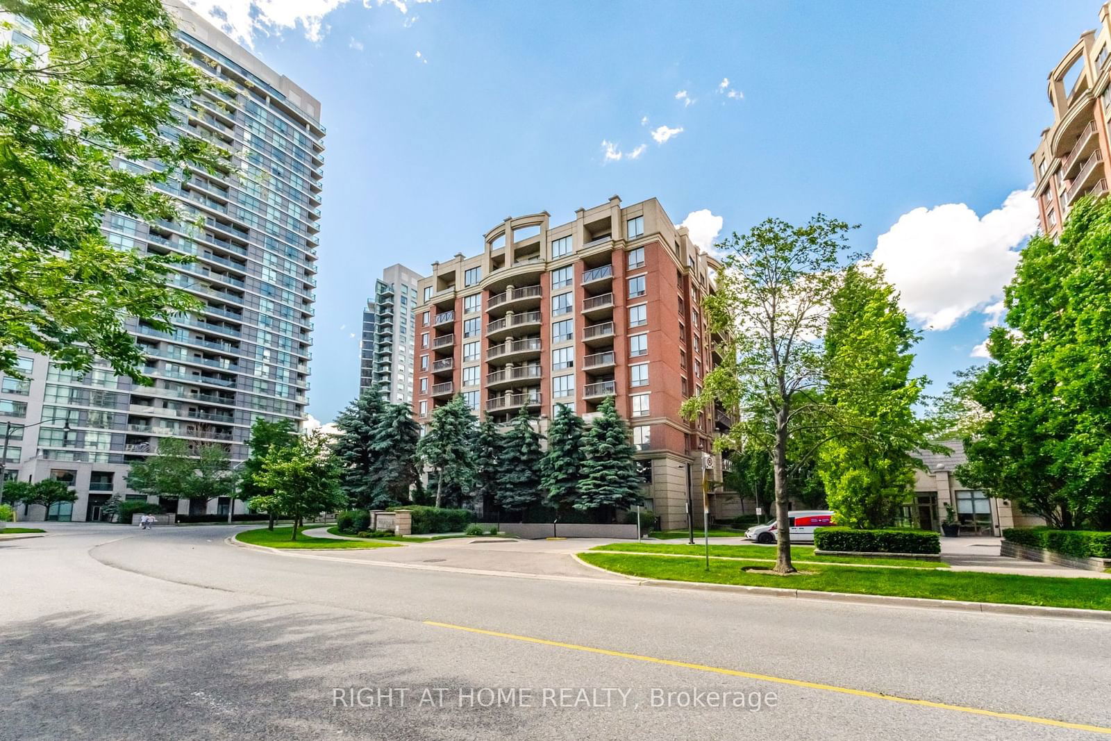 51 Harrison Garden Blvd, unit 810 for sale