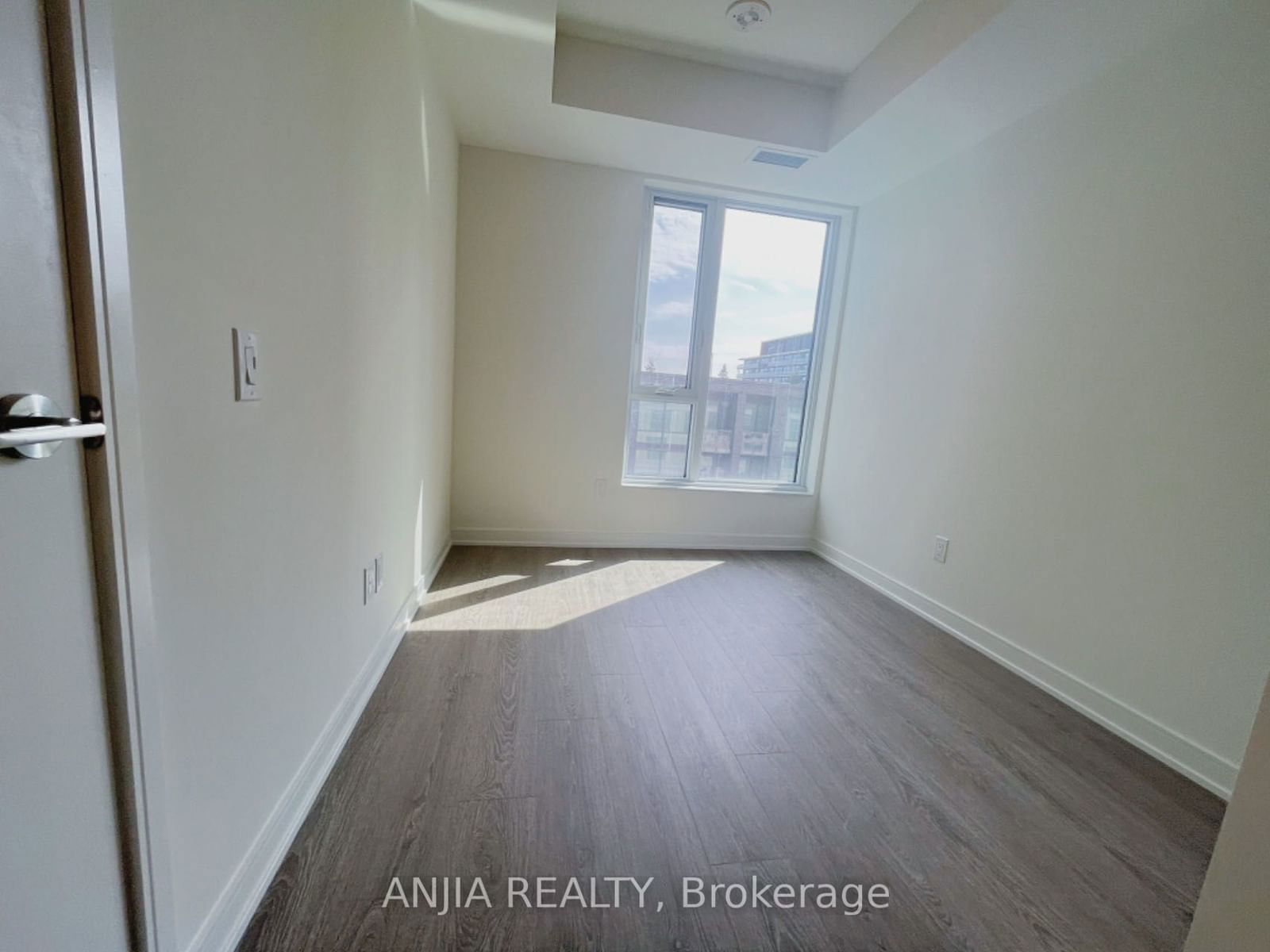 425 Front St E, unit 511 for rent