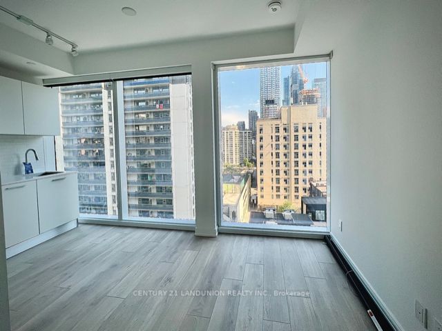 3 Gloucester St, unit 908 for rent