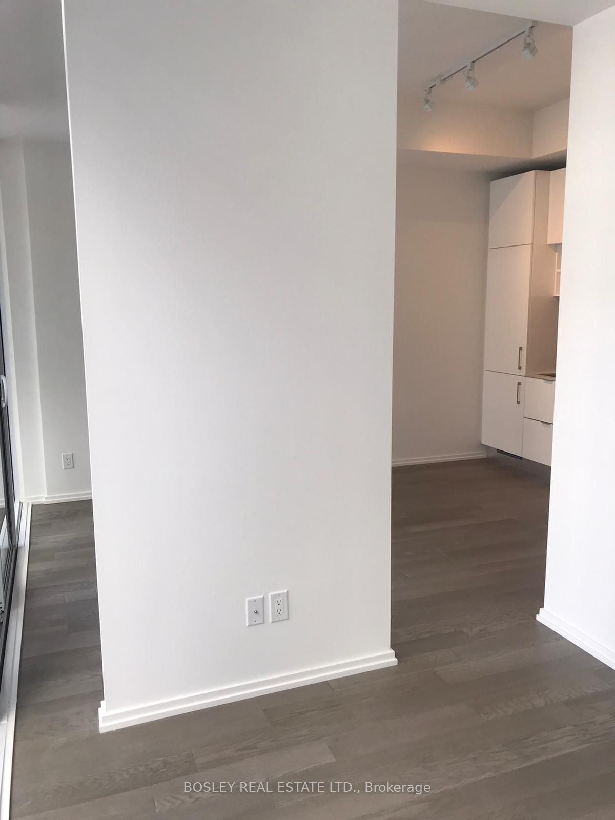 8 Hillsdale Ave E, unit 1034 for rent