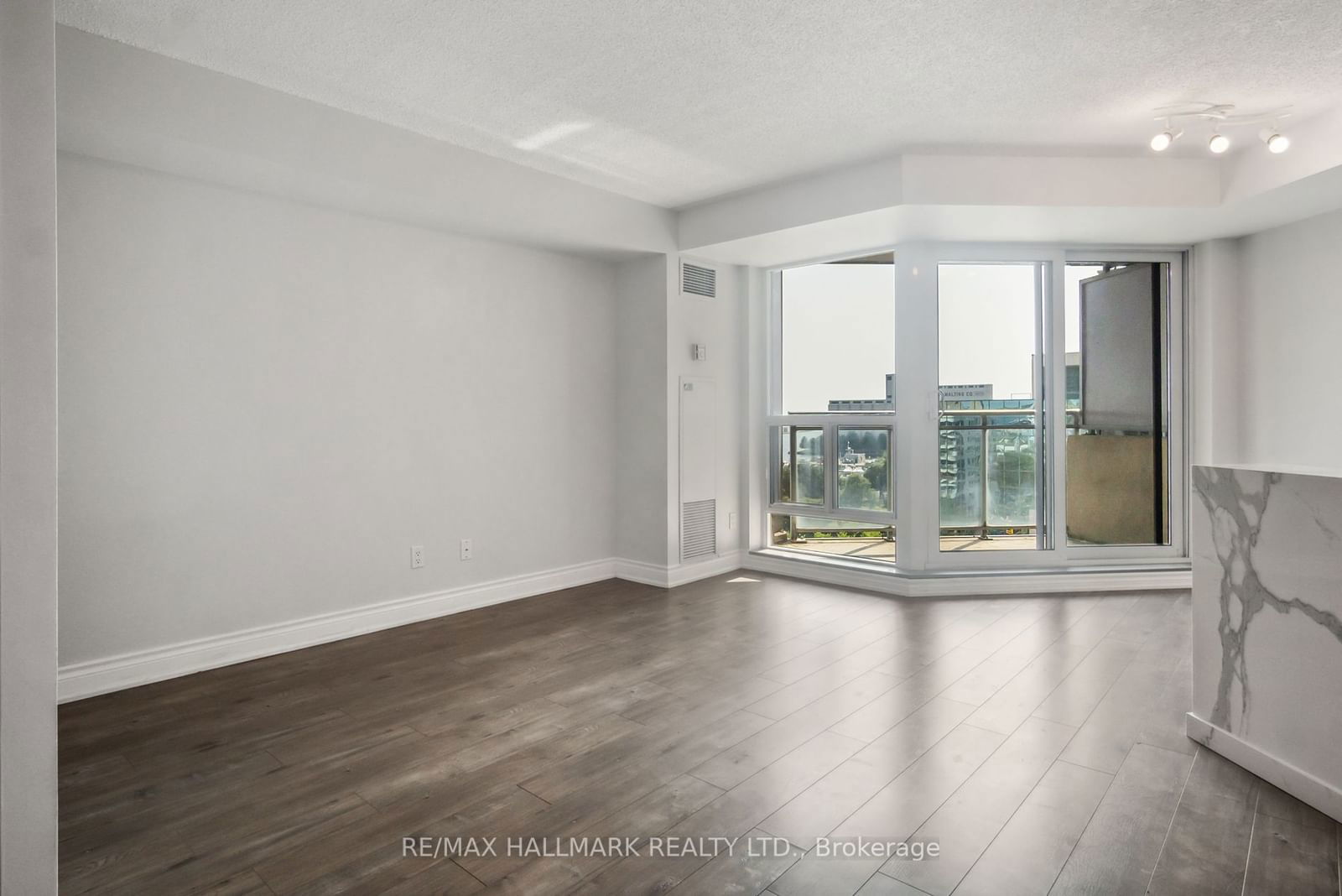 410 Queens Quay W, unit 919 for sale