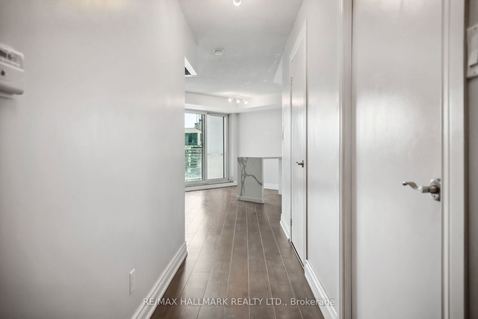 410 Queens Quay W, unit 919 for sale