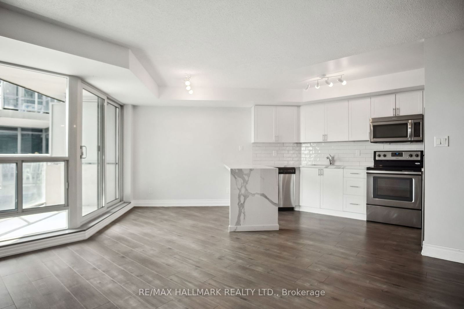 410 Queens Quay W, unit 919 for sale