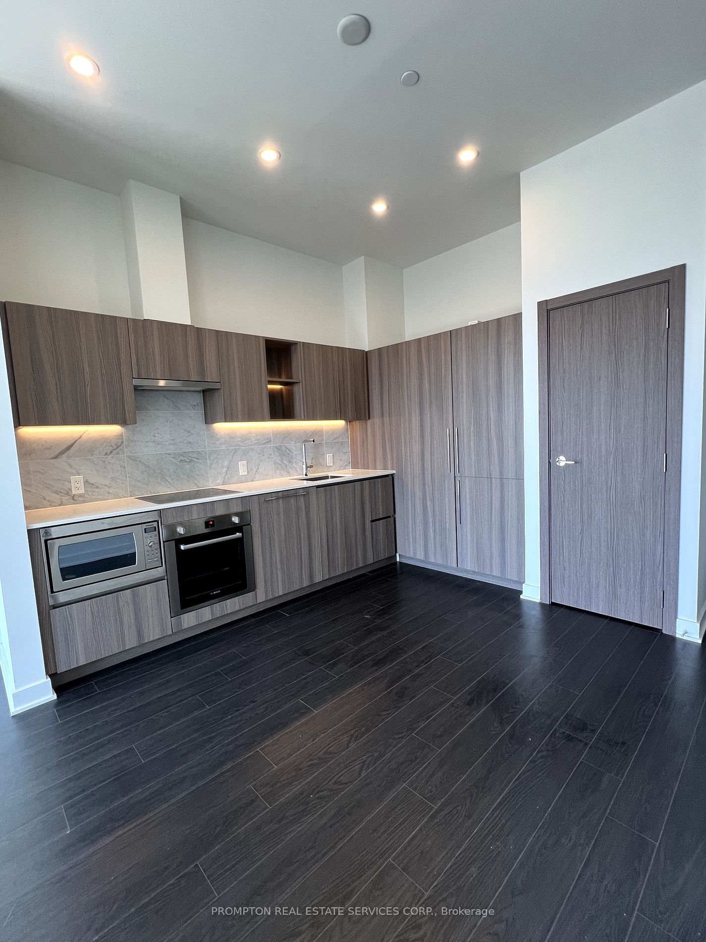 19 Bathurst St, unit 4216 for rent