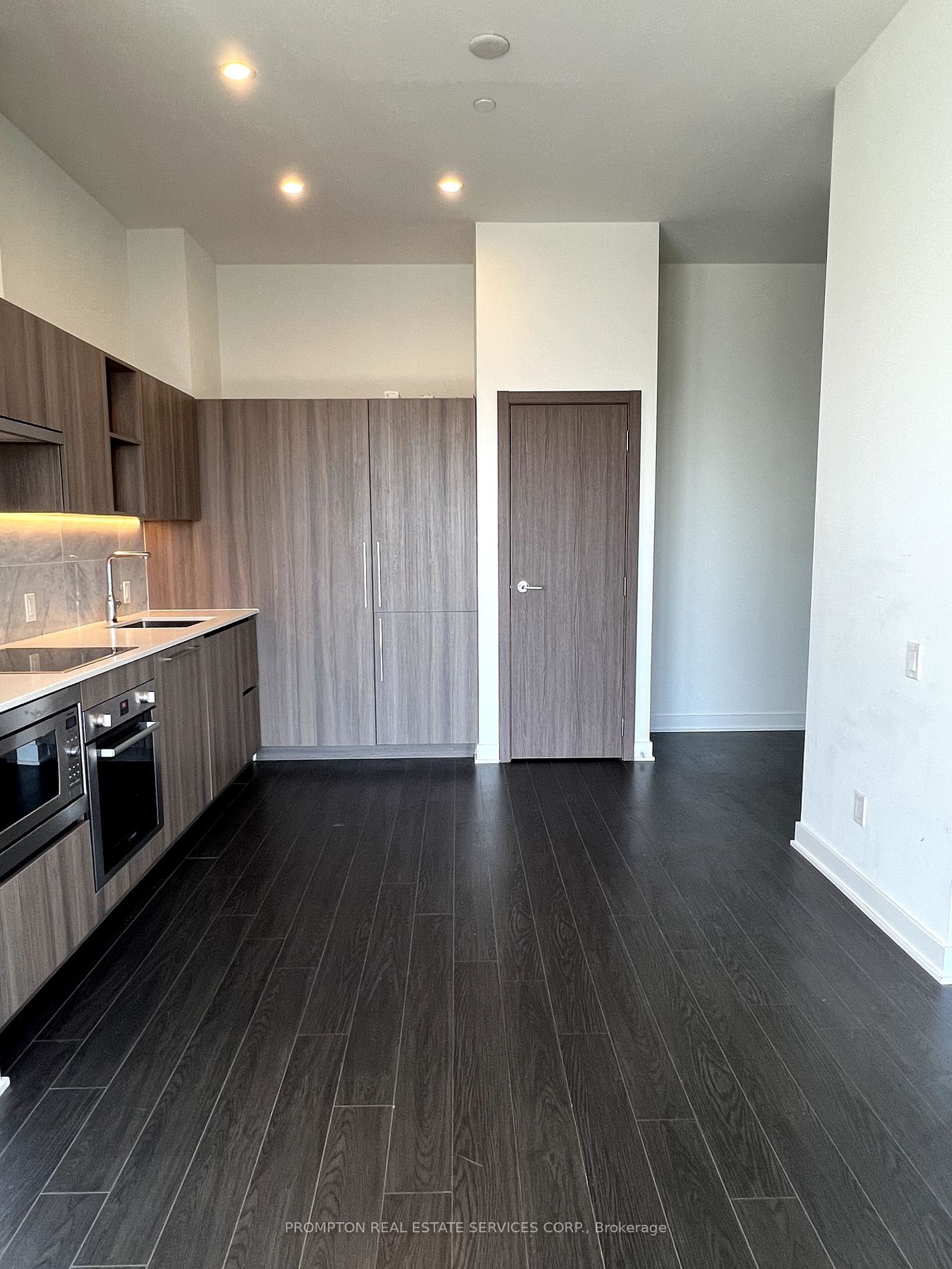 19 Bathurst St, unit 4216 for rent