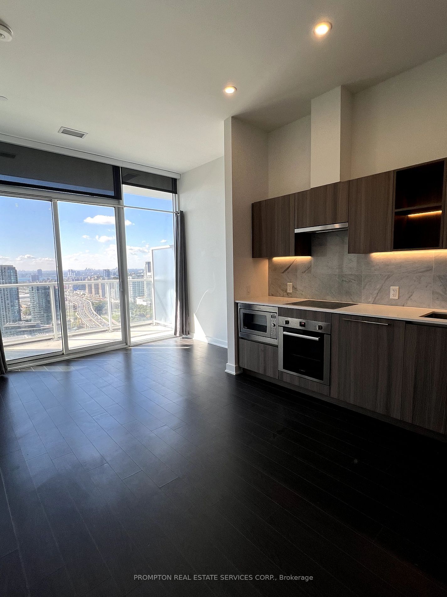 19 Bathurst St, unit 4216 for rent