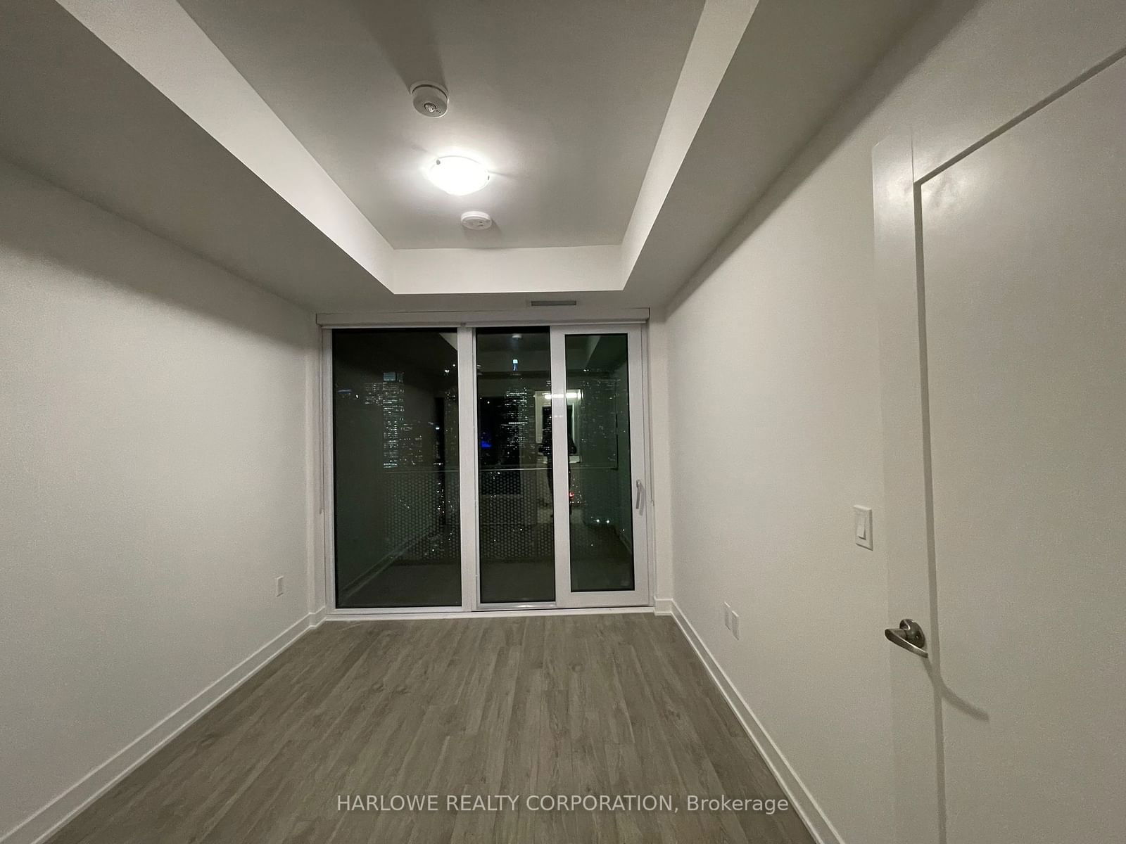 135 Lower Sherbourne St, unit LPH2928 for rent