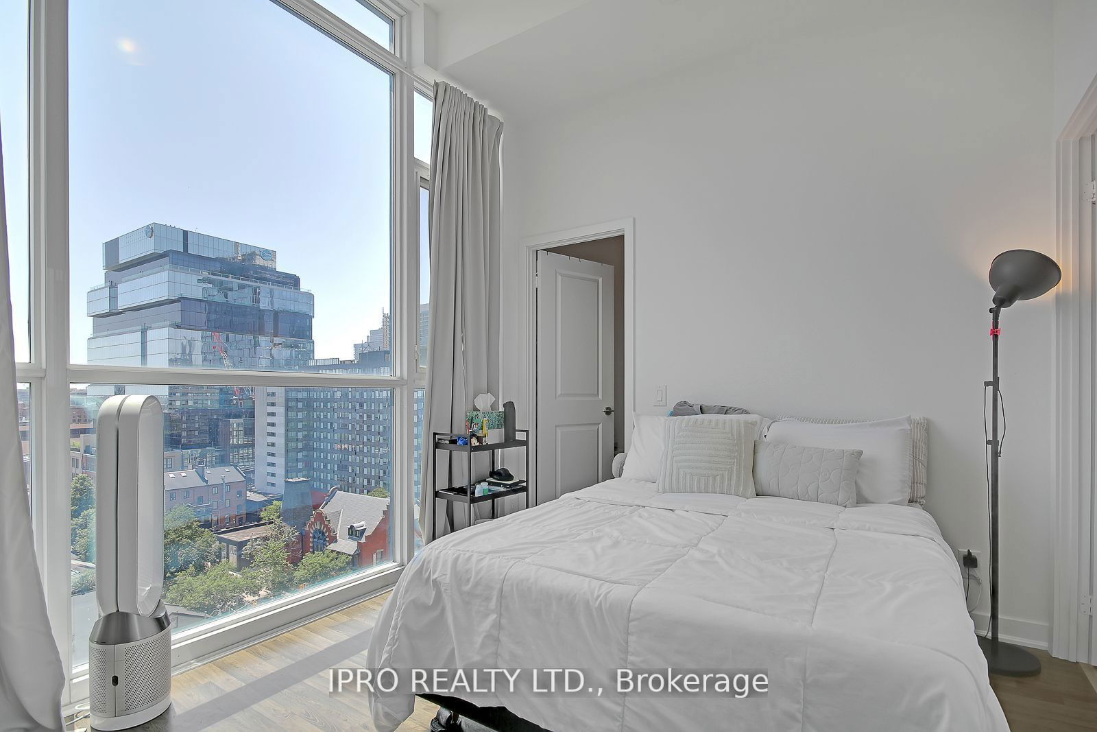 120 Parliament St, unit 1015 for rent