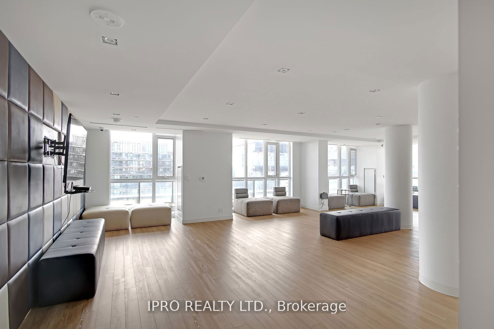 120 Parliament St, unit 1015 for rent