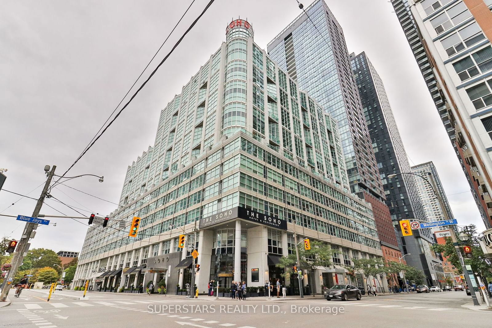 350 Wellington St W, unit M02 for sale