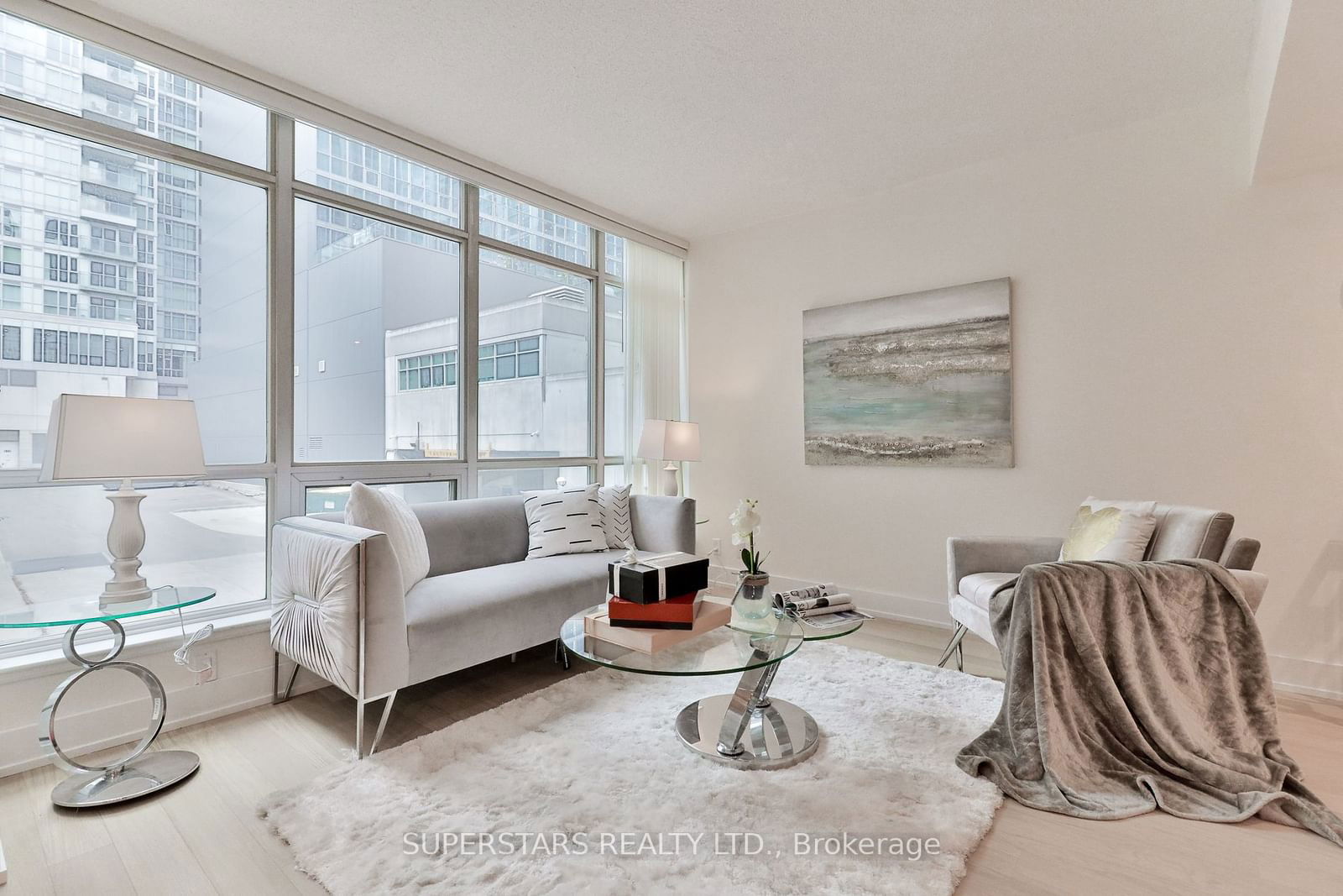 350 Wellington St W, unit M02 for sale