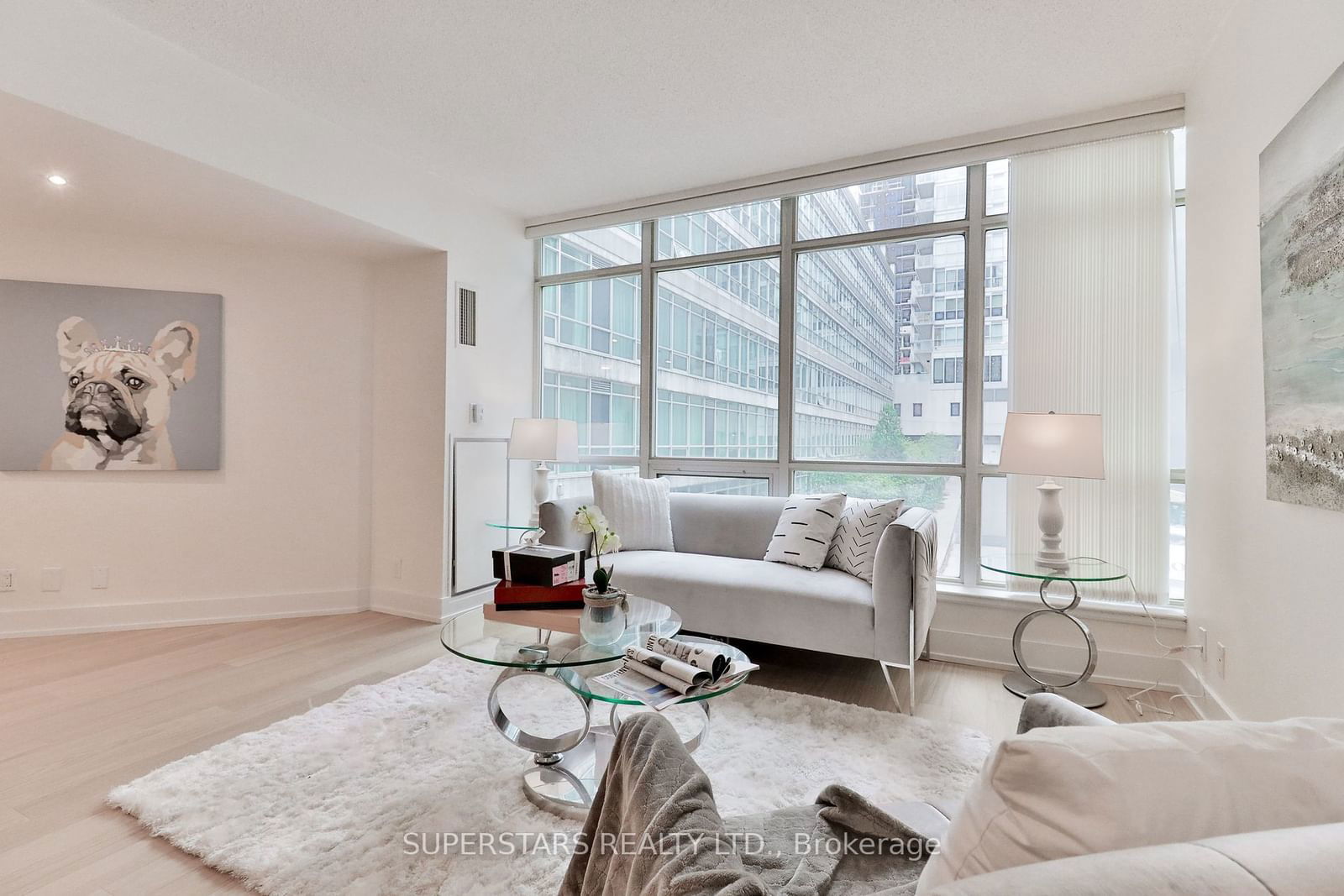 350 Wellington St W, unit M02 for sale