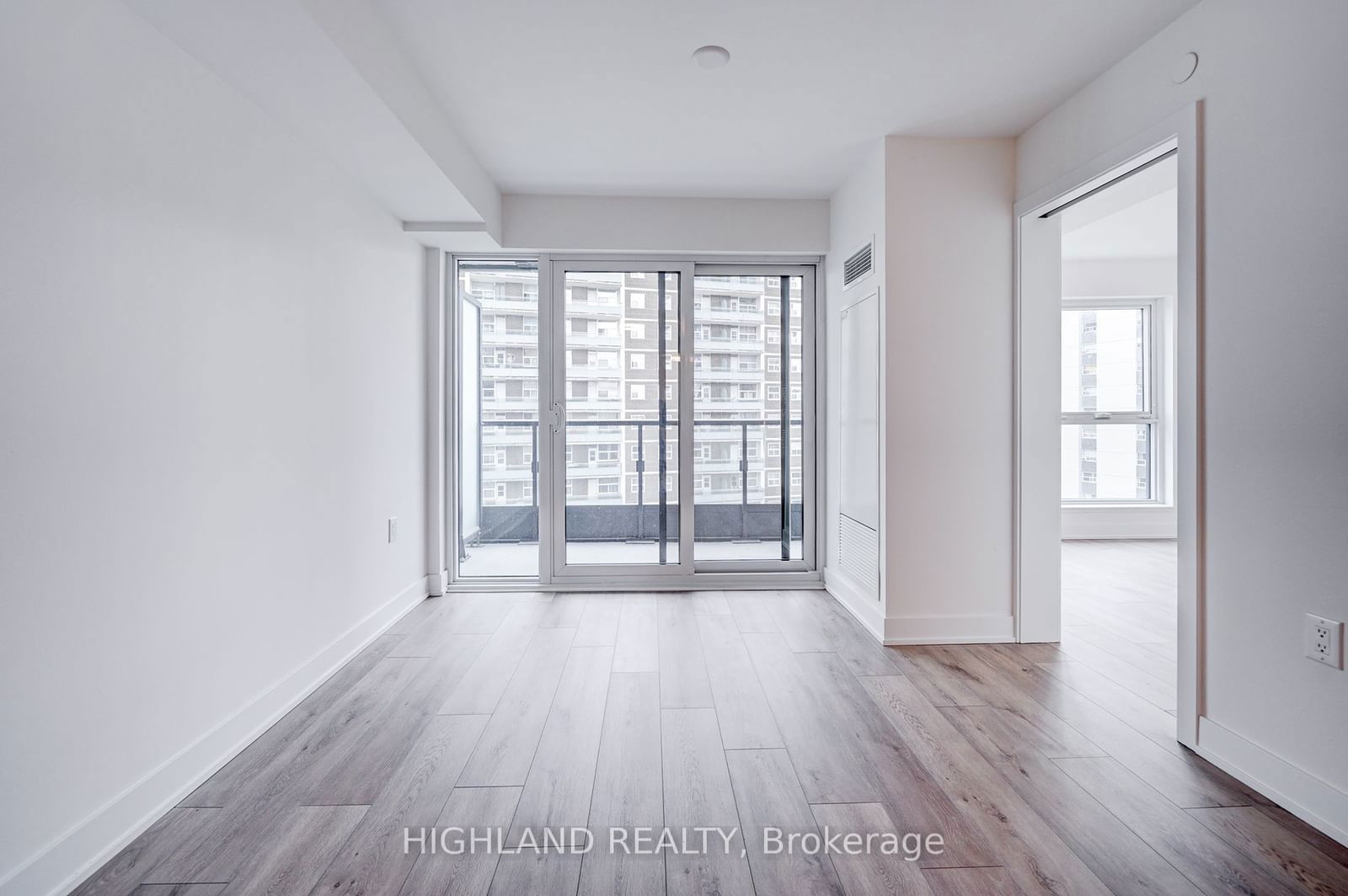 585 Bloor St E, unit 621 for rent