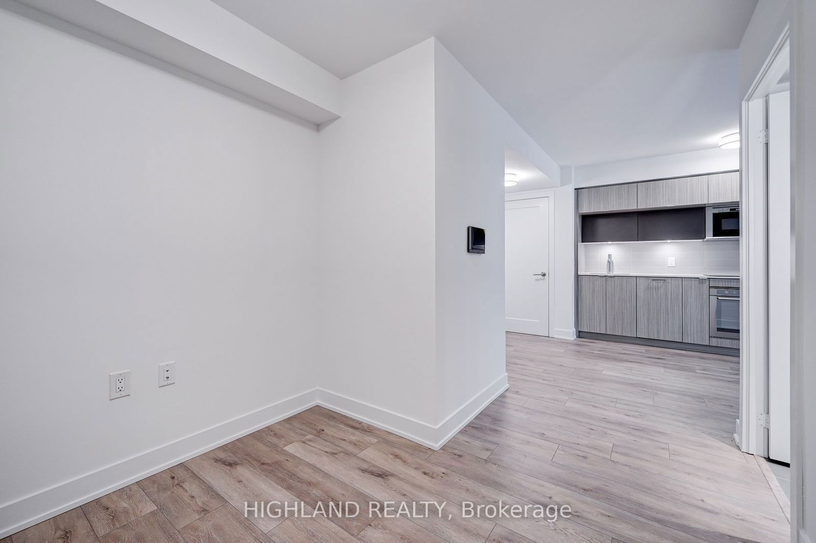 585 Bloor St E, unit 621 for rent