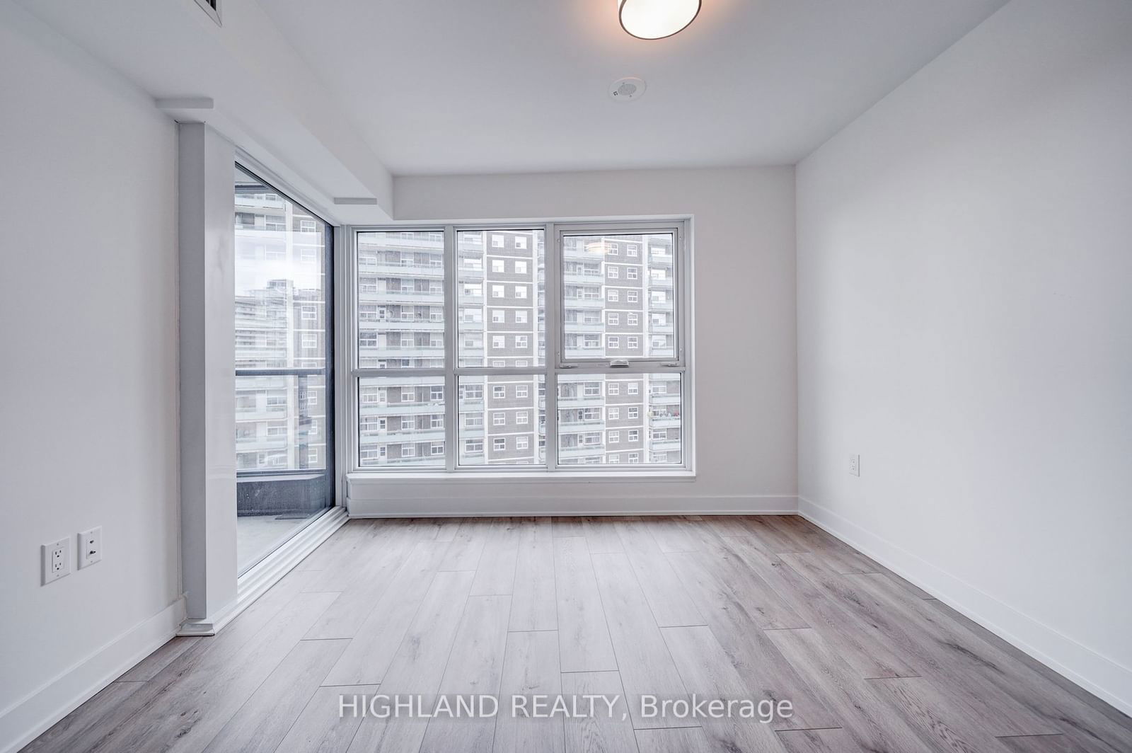 585 Bloor St E, unit 621 for rent