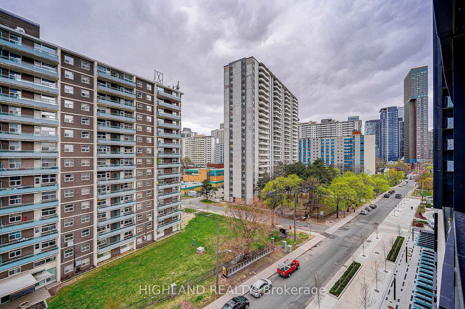 585 Bloor St E, unit 621 for rent