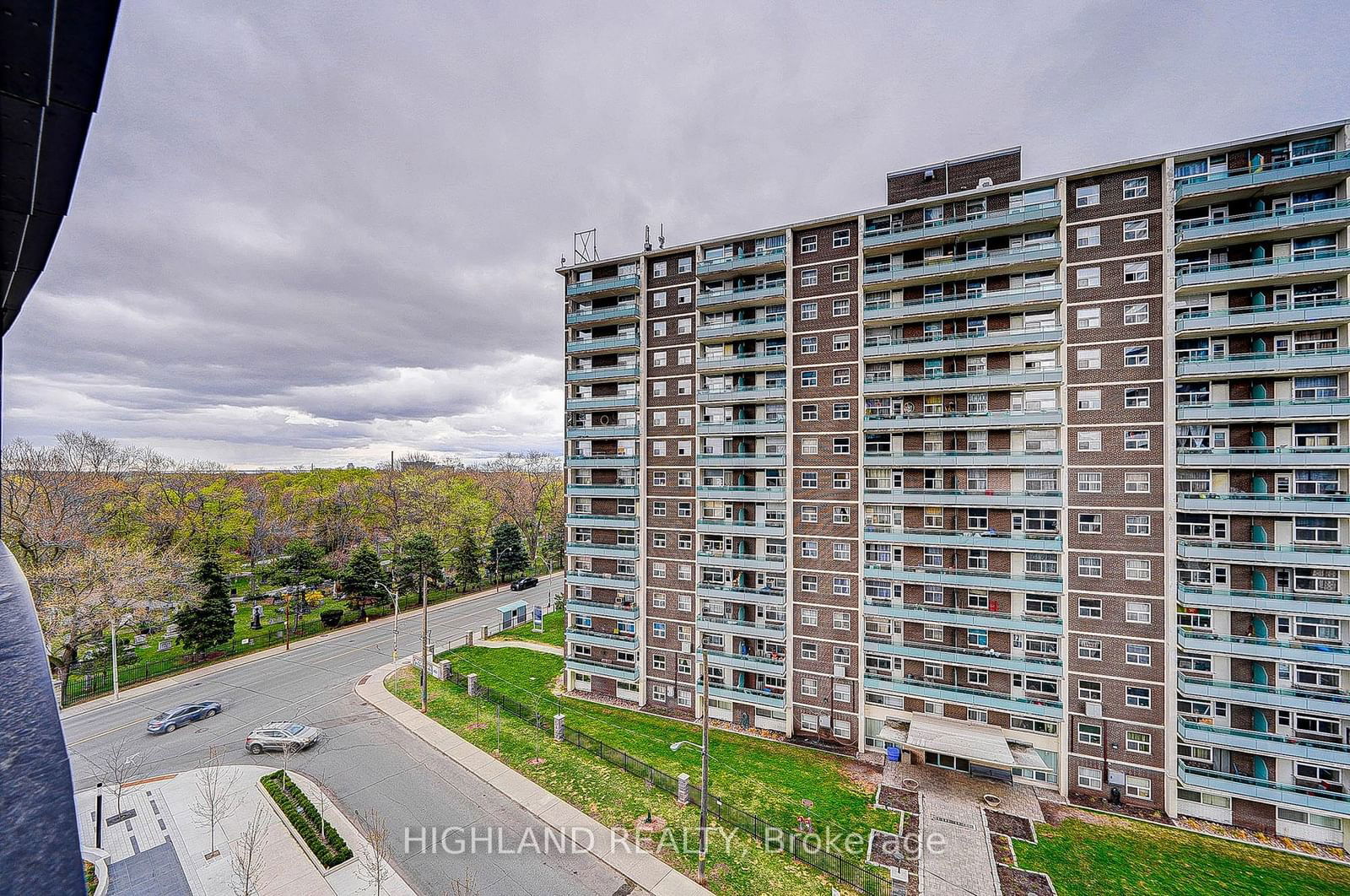 585 Bloor St E, unit 621 for rent