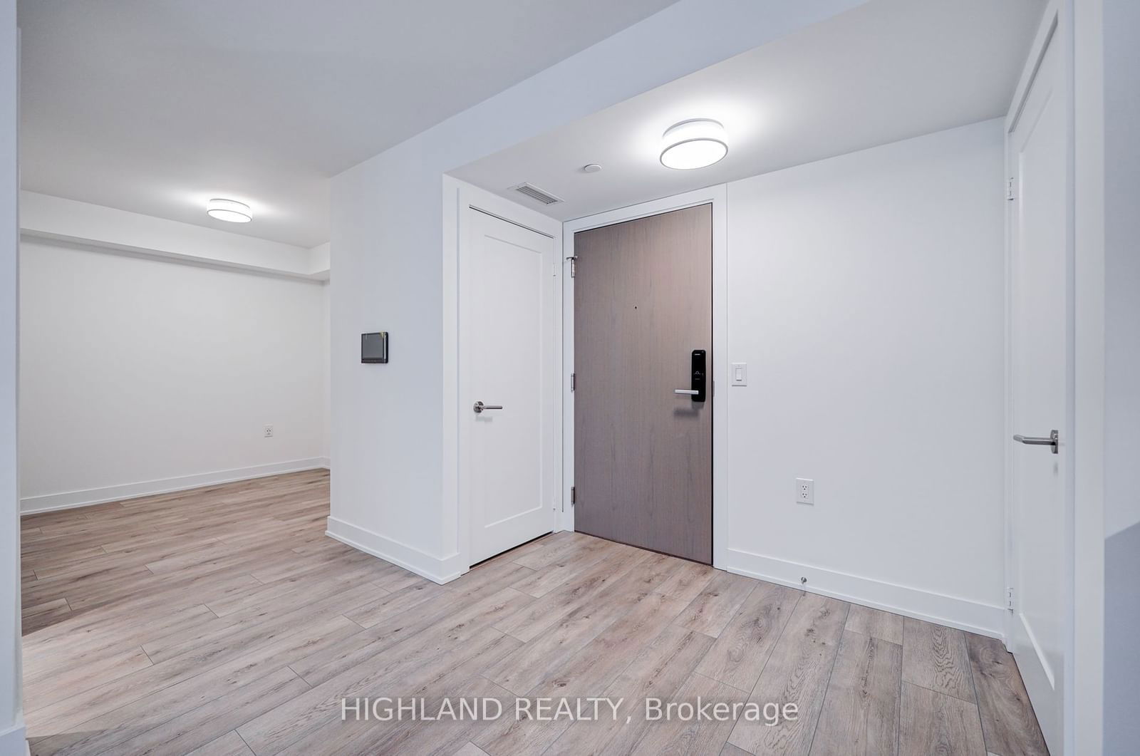 585 Bloor St E, unit 621 for rent