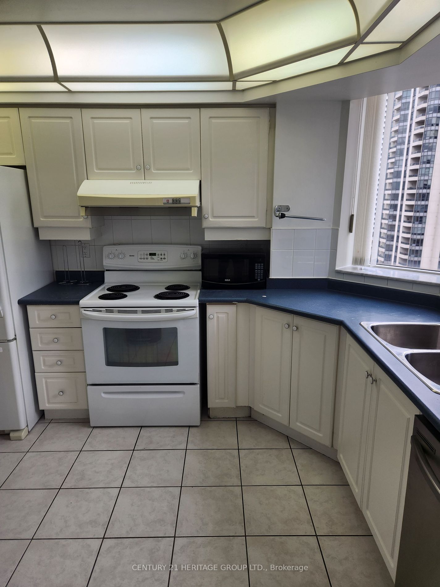 5418 Yonge St, unit 1902 for rent