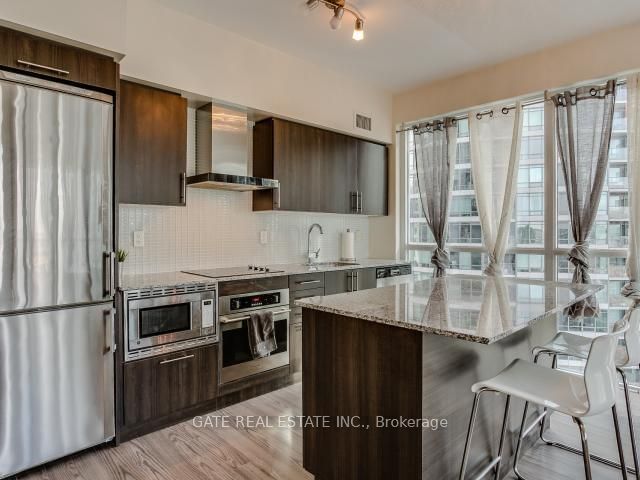 352 Front St W, unit 1406 for rent