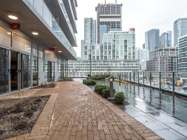 352 Front St W, unit 1406 for rent