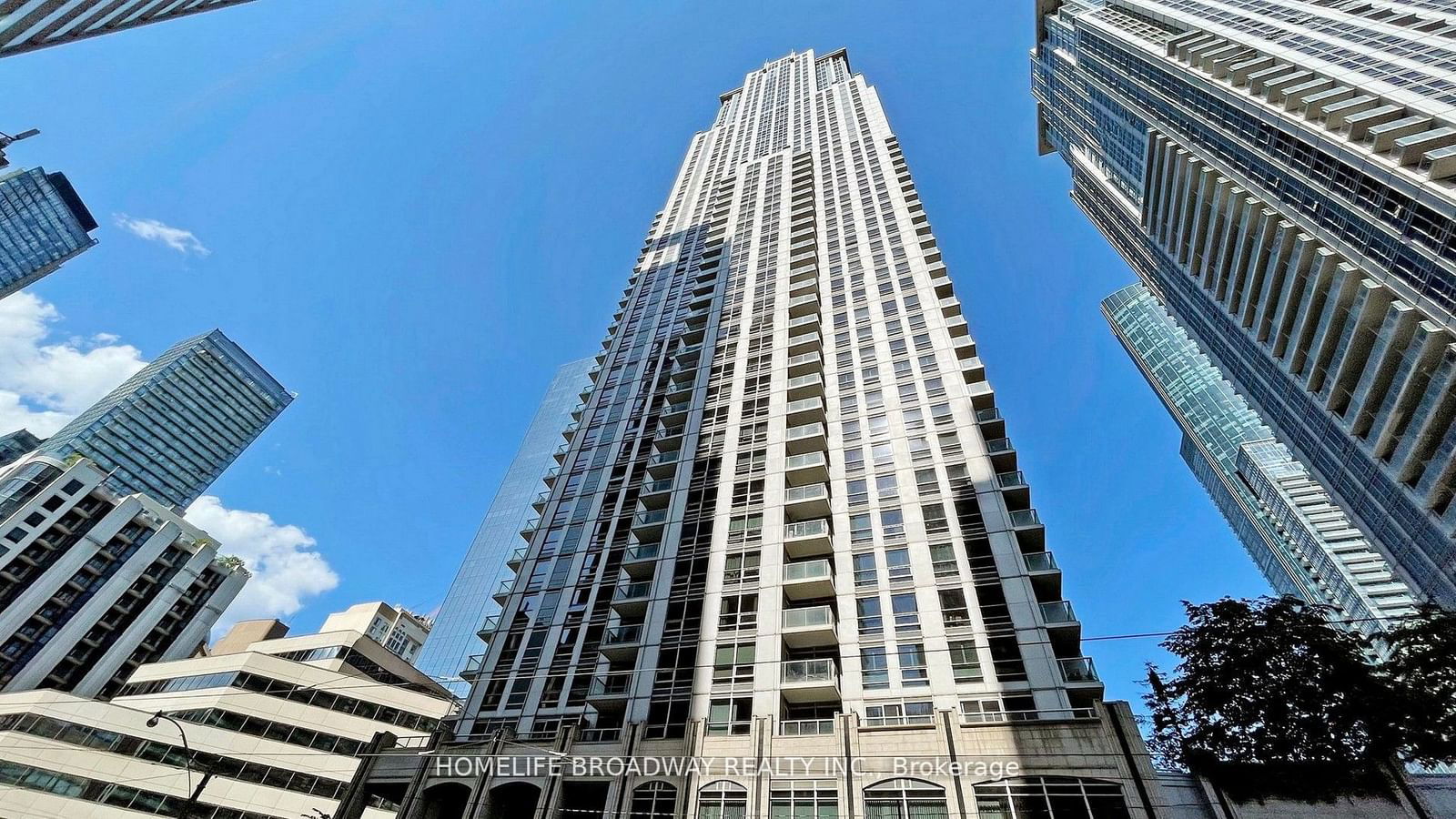 763 Bay St, unit 514 for rent