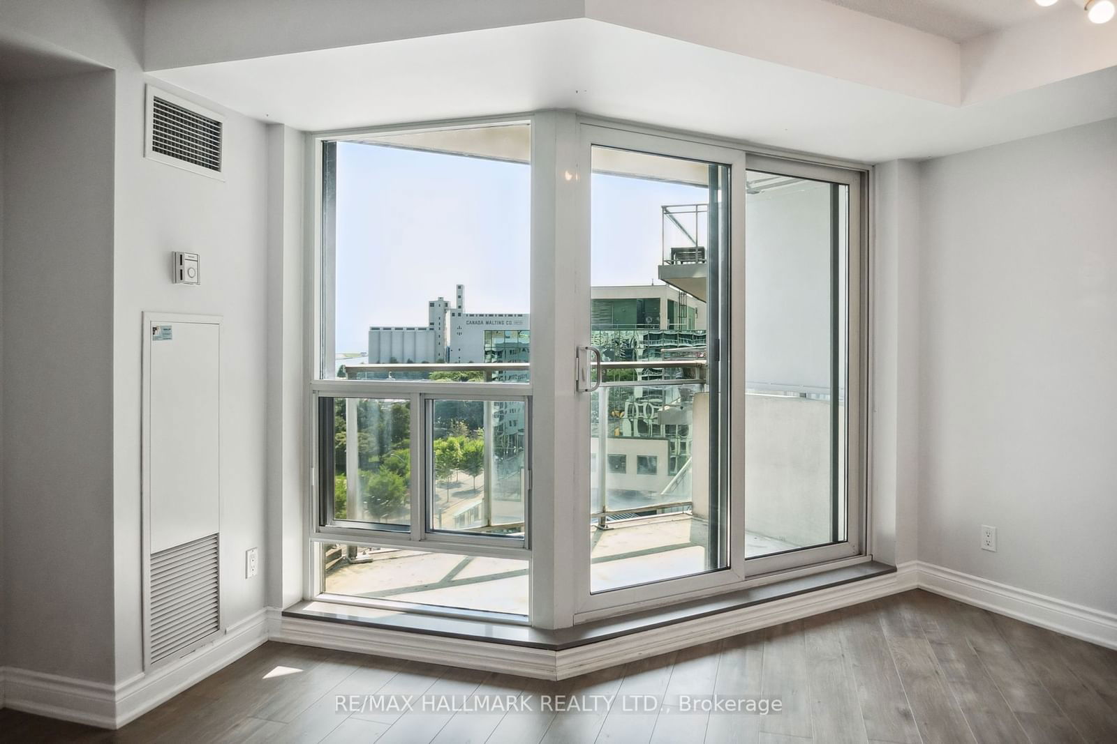 410 Queens Quay W, unit 919 for rent