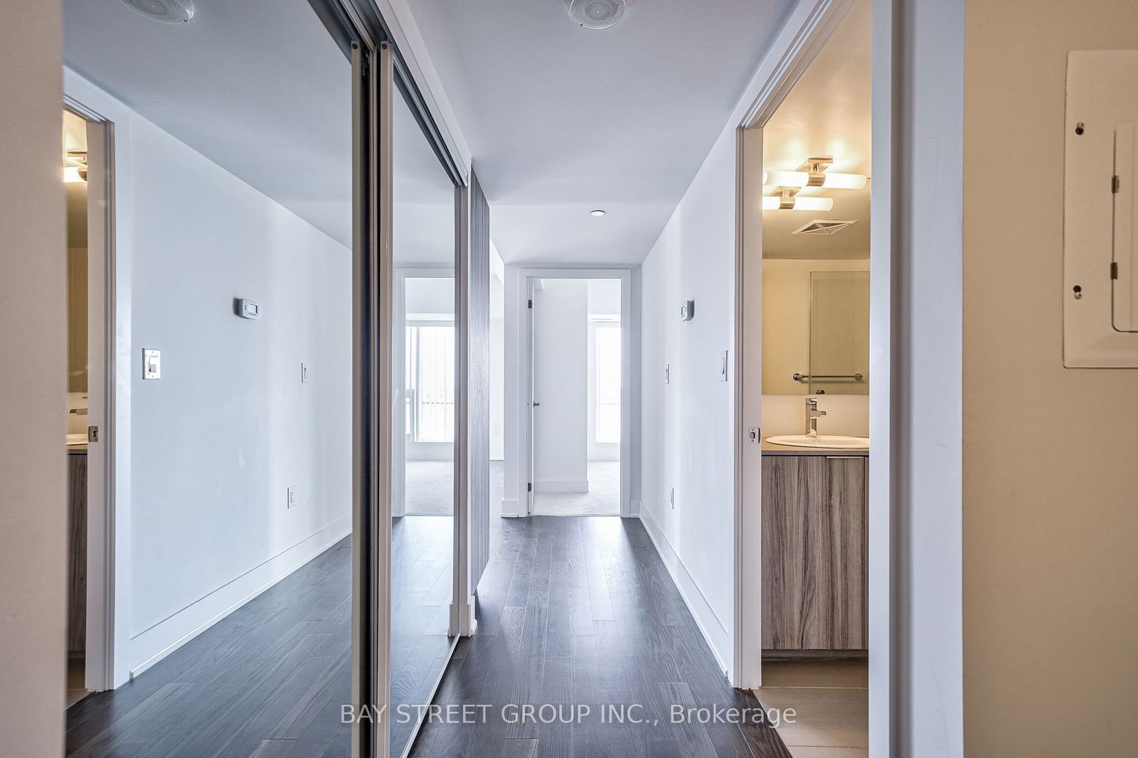 955 Bay St, unit 2507 for sale