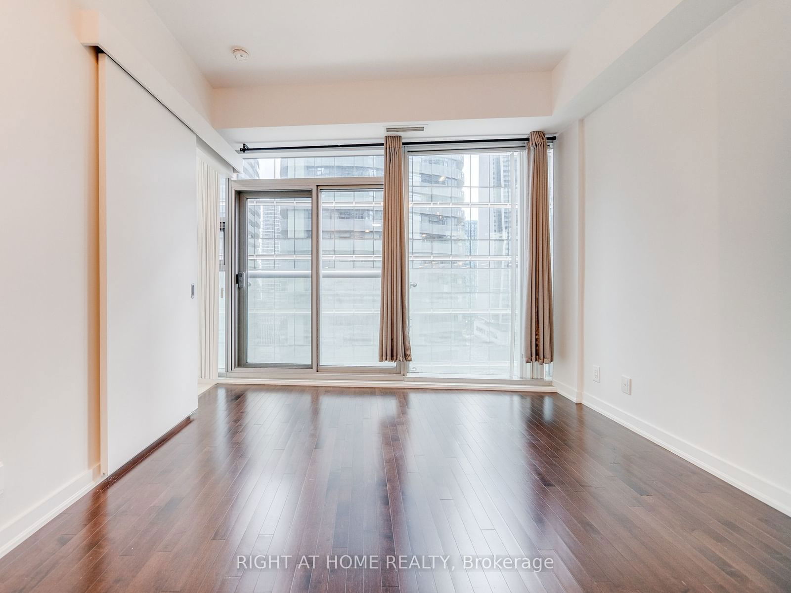 14 York St, unit 1109 for sale