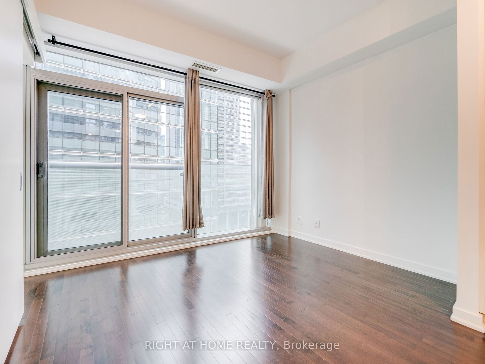 14 York St, unit 1109 for sale