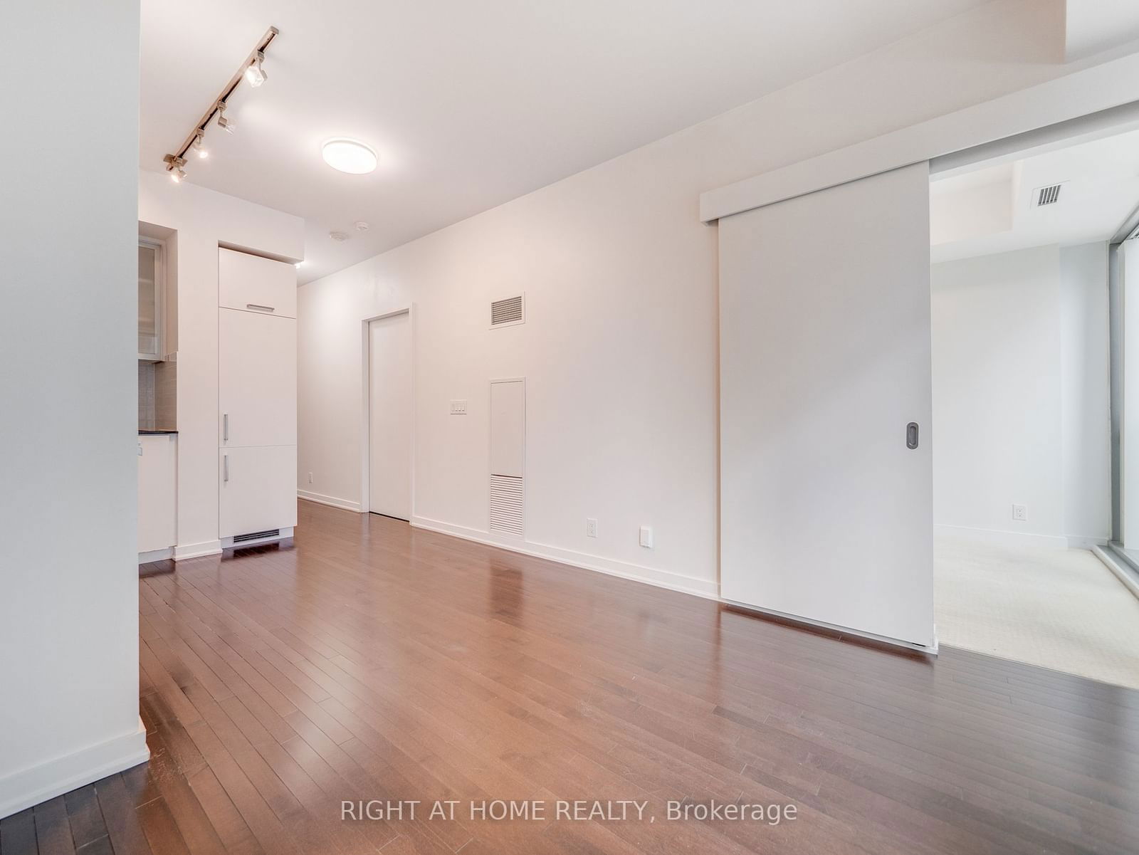 14 York St, unit 1109 for sale