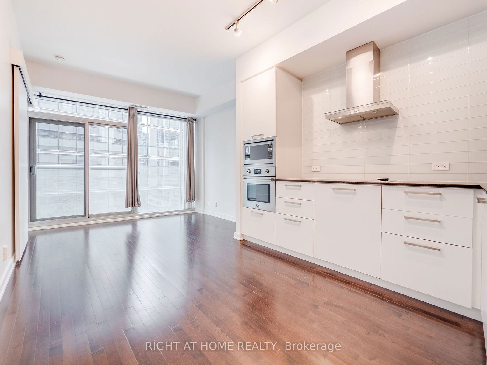 14 York St, unit 1109 for sale