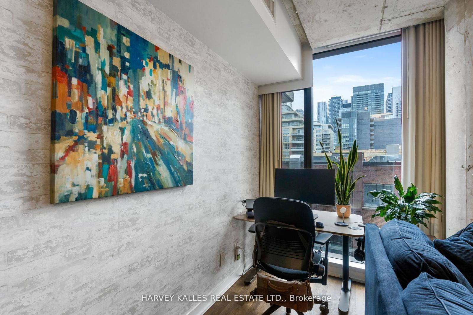 560 King St W, unit 309 for sale