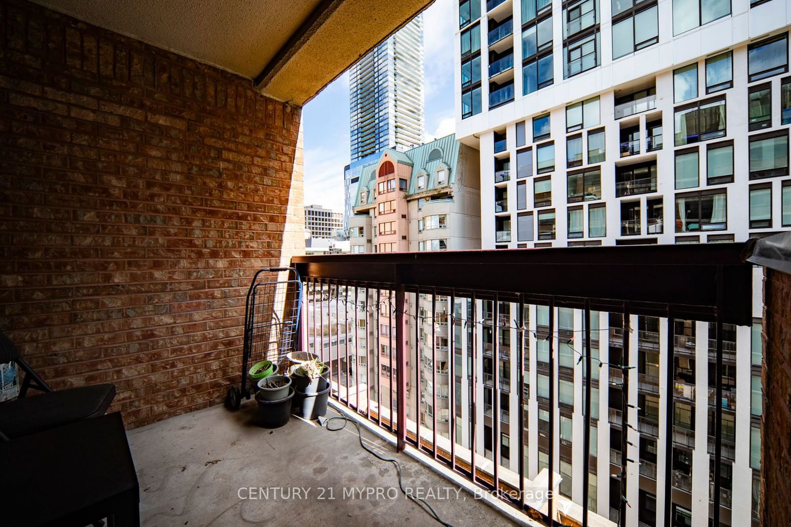 120 St. Patrick St, unit 810 for sale