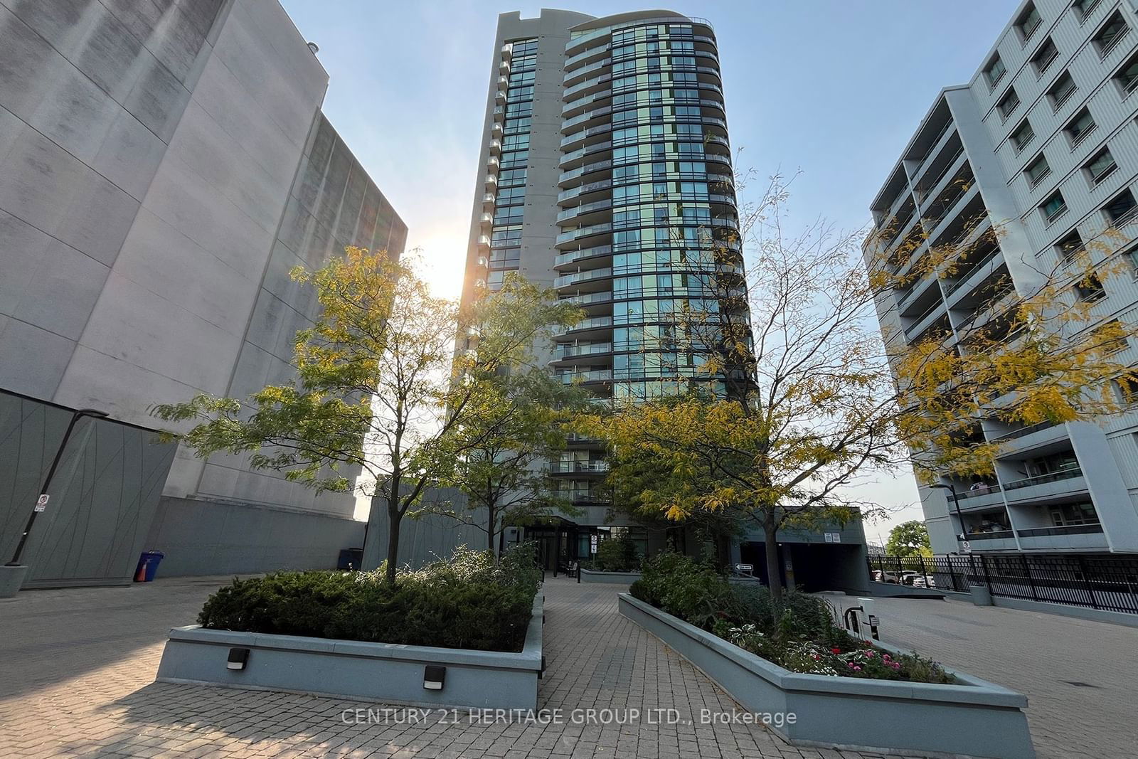 5740 Yonge St, unit 1801 for rent