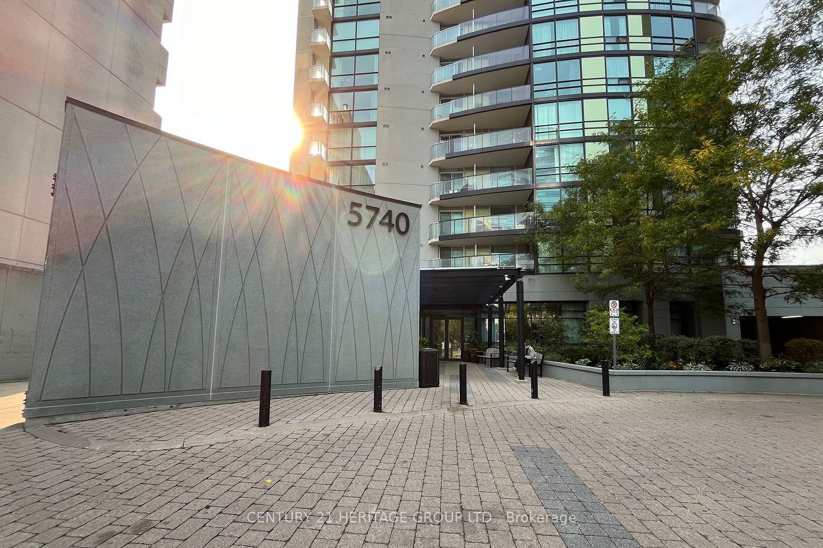 5740 Yonge St, unit 1801 for rent