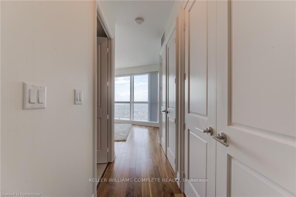 388 Yonge St, unit 7116 for rent