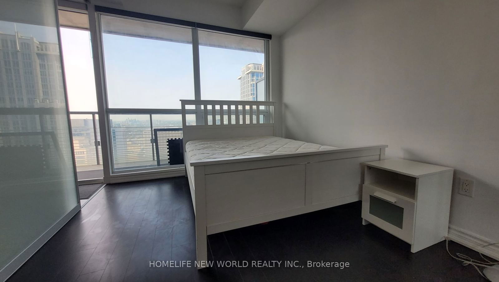 386 Yonge St, unit 3412 for rent