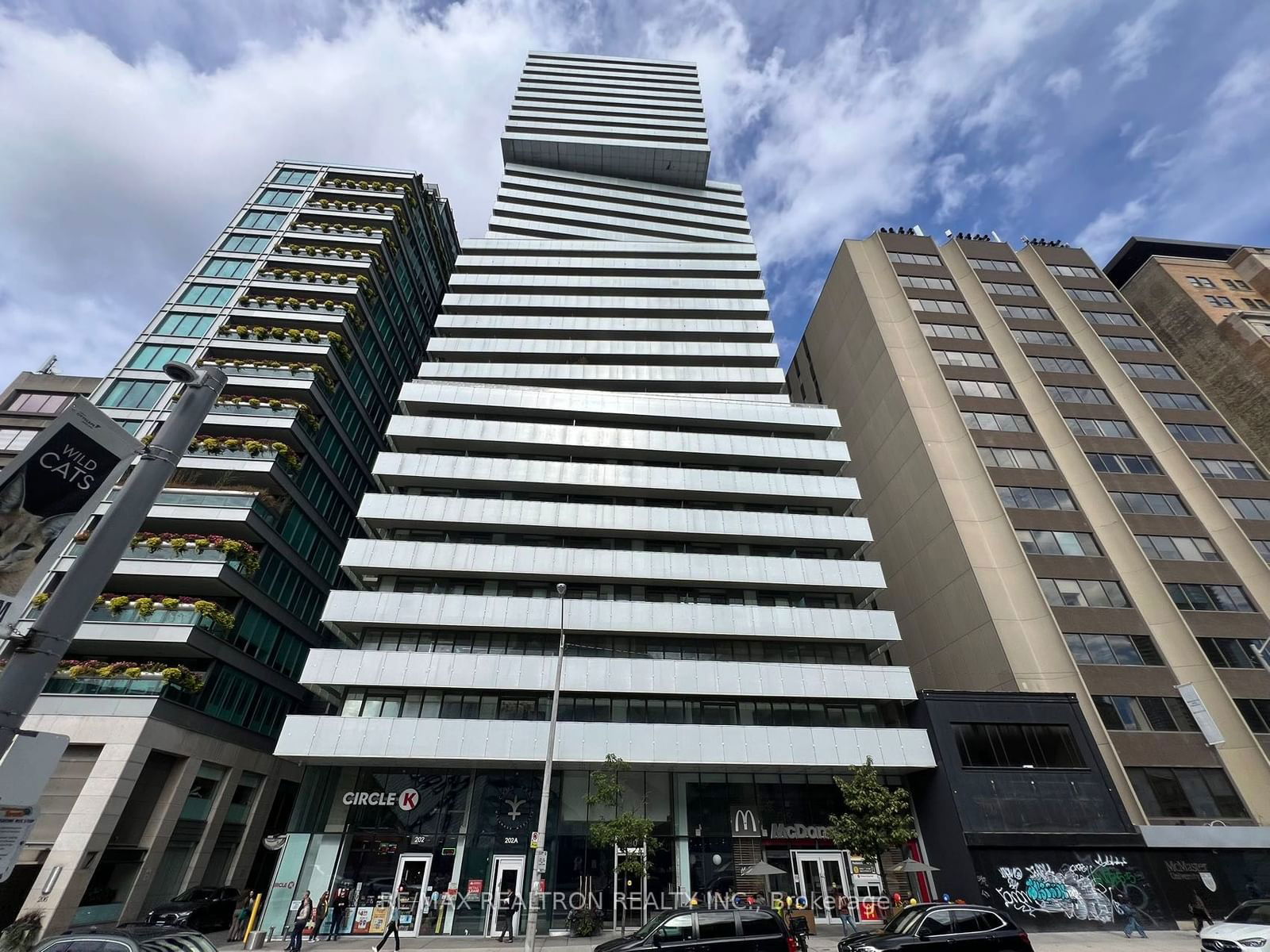 200 Bloor St W, unit 2801 for rent